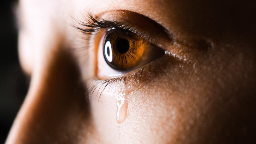 'Diamantes' en vez de lágrimas: una joven llora cristales y desconcierta a los médicos