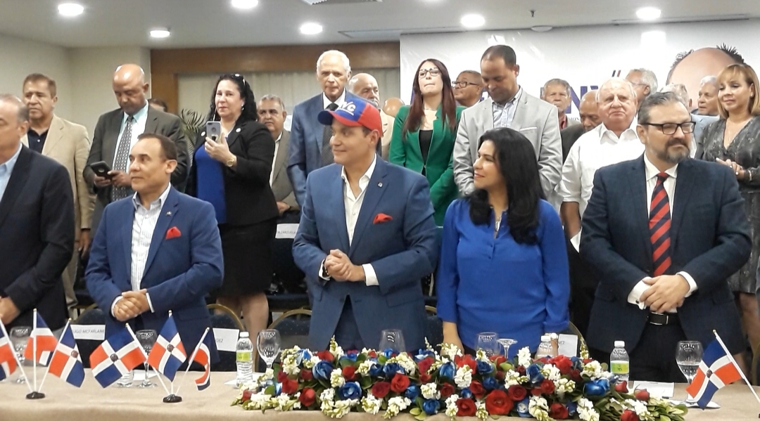 (Video): Ramfis Domínguez se inscribe como candidato presidencial del PNVC