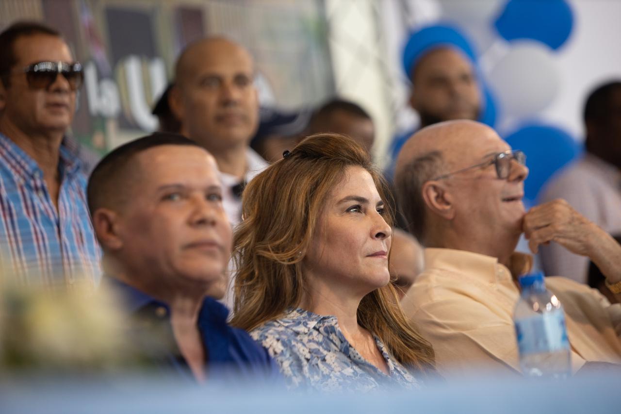 PRM juramentó a Ruddy González y cientos de dirigentes en Azua