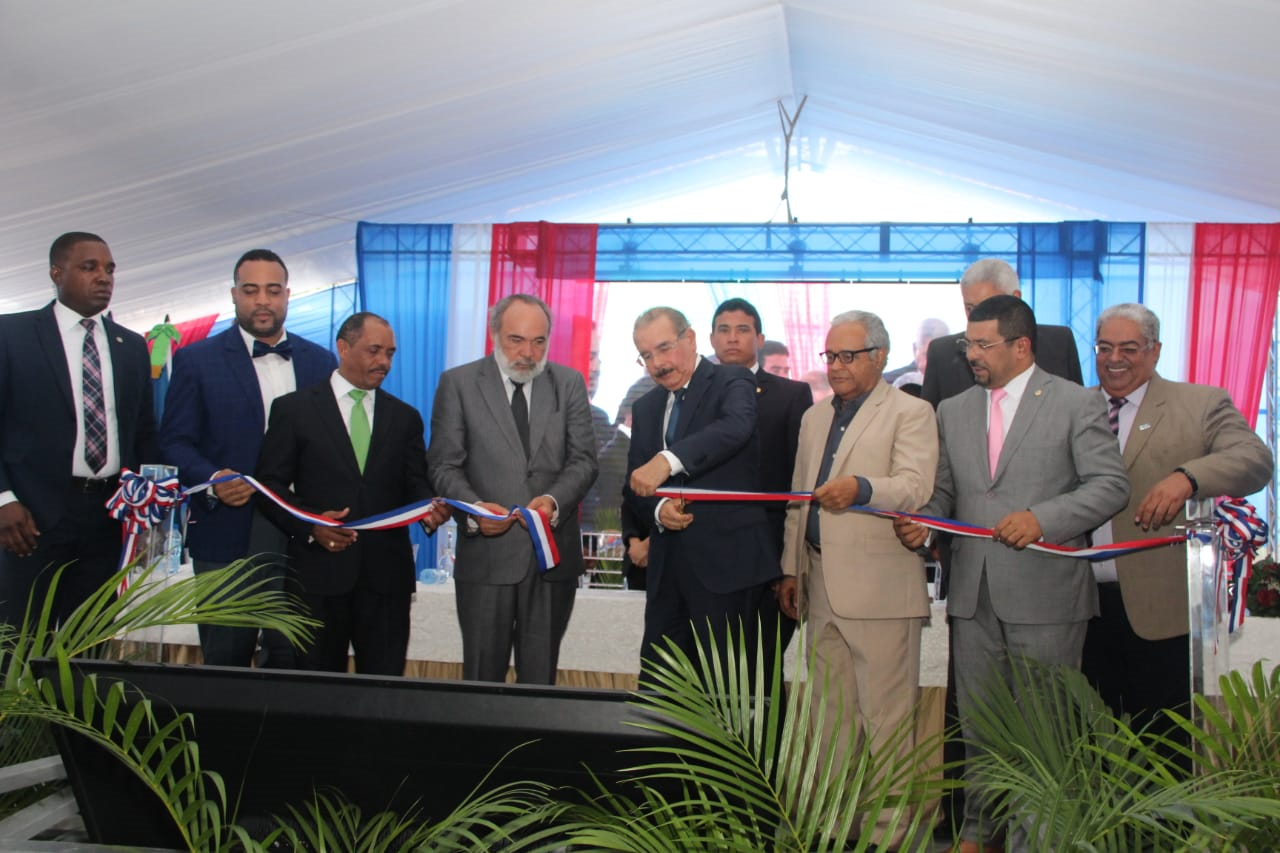 Danilo Medina inaugura el hospital Juan Pablo Pina de San Cristóbal