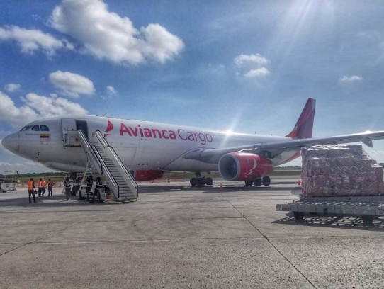 AILA-JFPG recibe nuevo vuelo de Avianca Cargo, conectando por primera vez Santo Domingo y Bogotá con vuelos recurrentes de carga