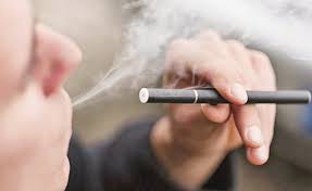 EE.UU. espera que fumadores cambien cigarros por "productos menos dañinos