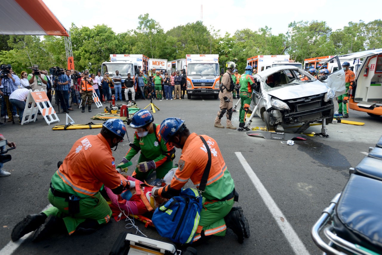 MOPC integra unidades móviles de extricación y rescate al Programa de Asistencia Vial