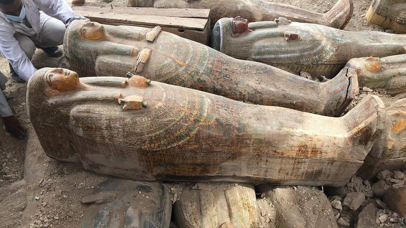 "El descubrimiento más grande e importante": Encuentran 20 sarcófagos antiguos de madera bien conservados en Egipto (FOTOS)