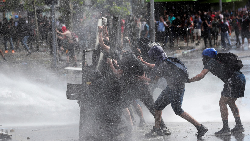 Aumenta a 18 la cifra de muertos por las protestas en Chile contra el Gobierno