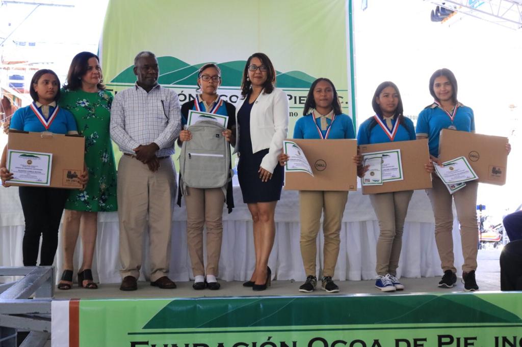 Ocoa de Pie reconoce excelencia estudiantil en octava entrega Premios Padre Luis Quinn