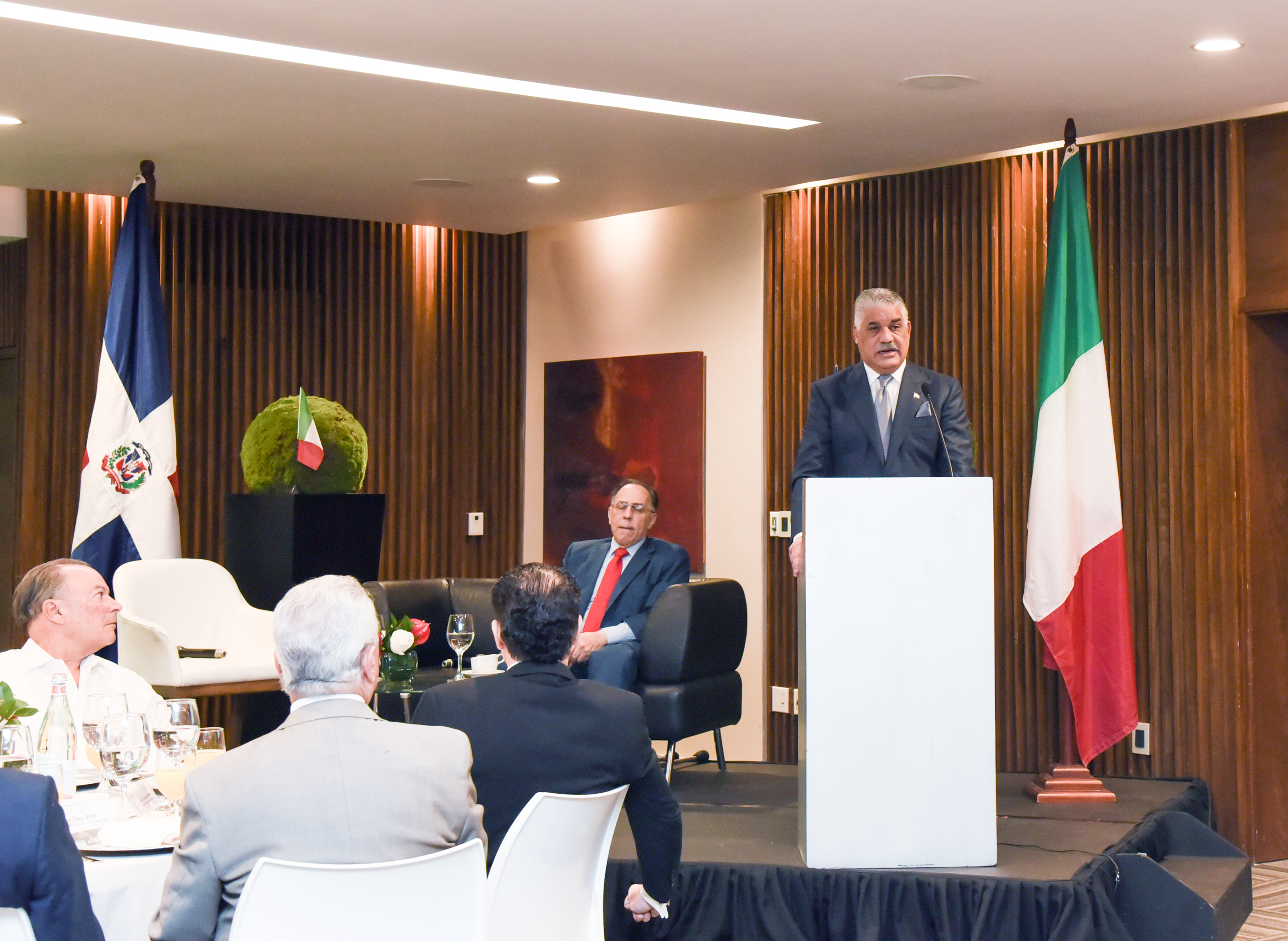 Canciller Miguel Vargas reafirma importancia de Italia para política geo comercial de RD