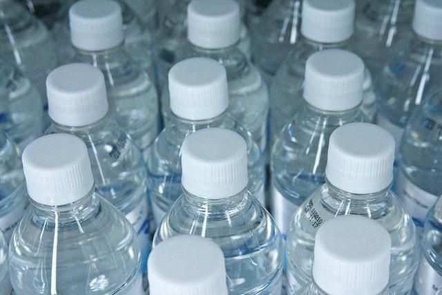 Centros de acopio recuperarán y valorizarán botellas plásticas
