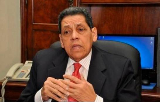 César Pina Toribio renuncia del PLD