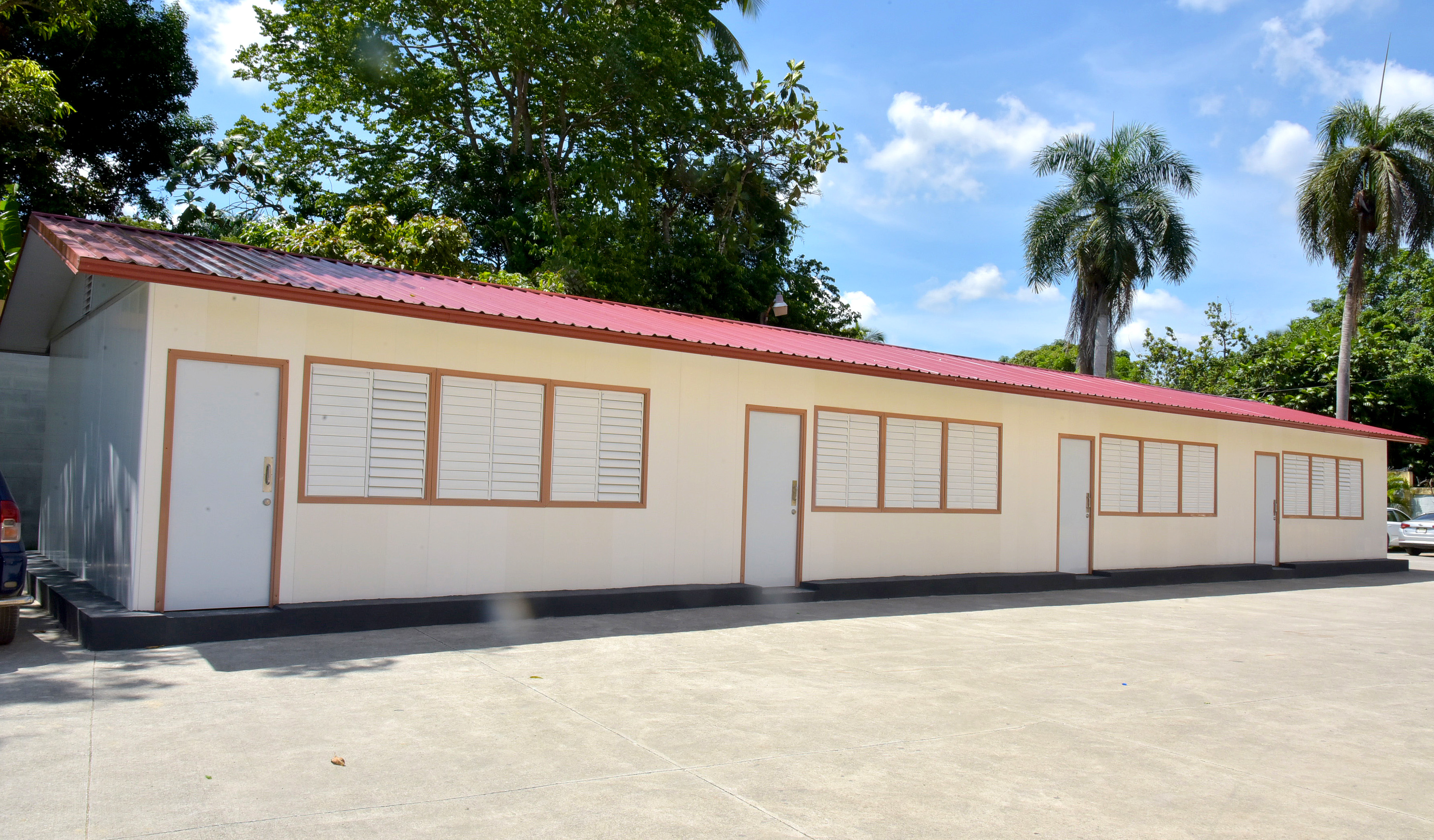 MINERD ha instalado 89 aulas móviles en diferentes centros educativos para atender creciente demanda