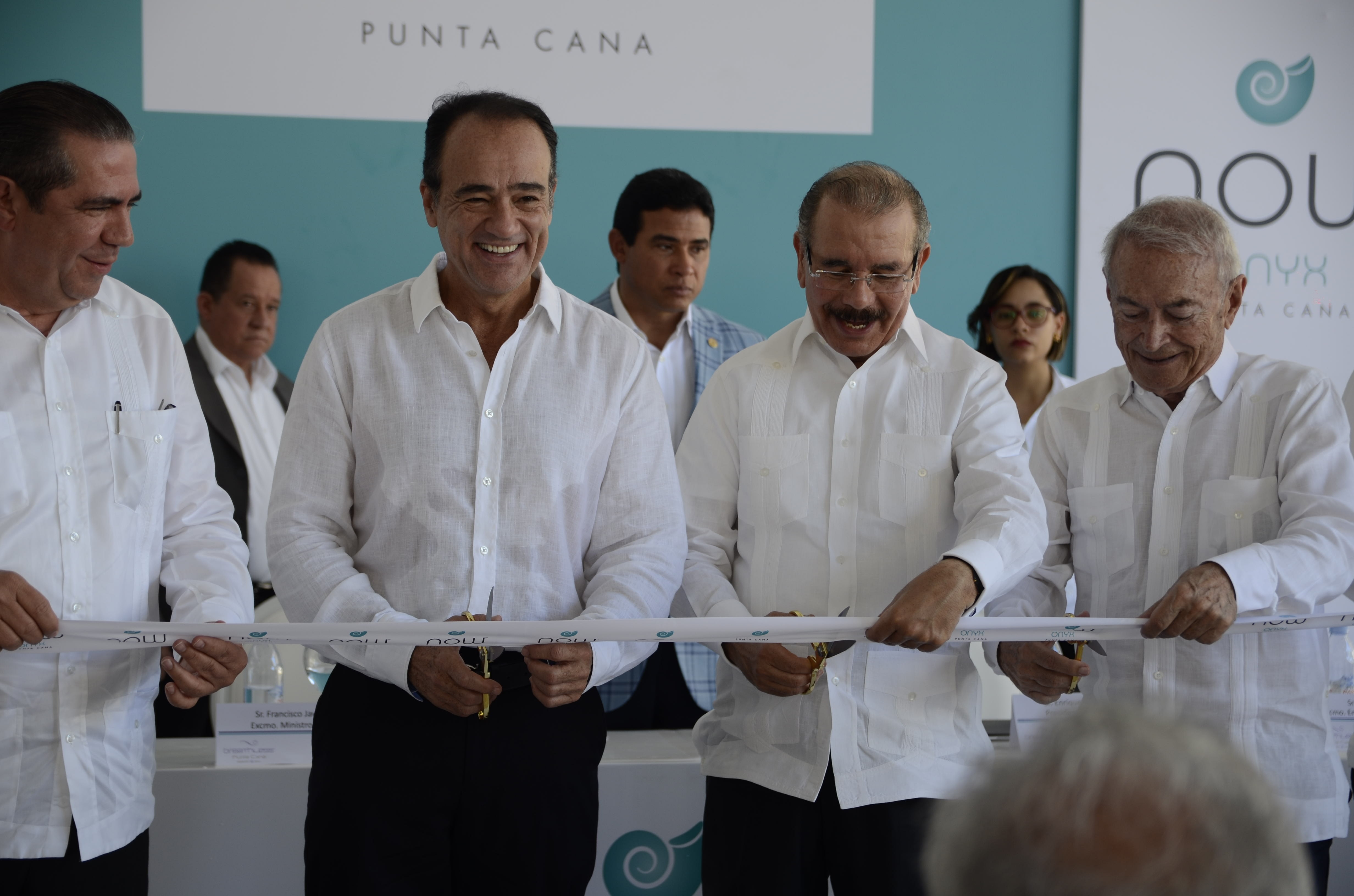 Presidente Danilo Medina inaugura ampliación Hotel Now Onyx