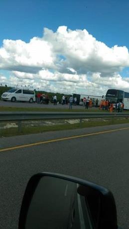Accidente en Autovía del Coral fue provocado por camión que chocó al autobús al rebasarlo