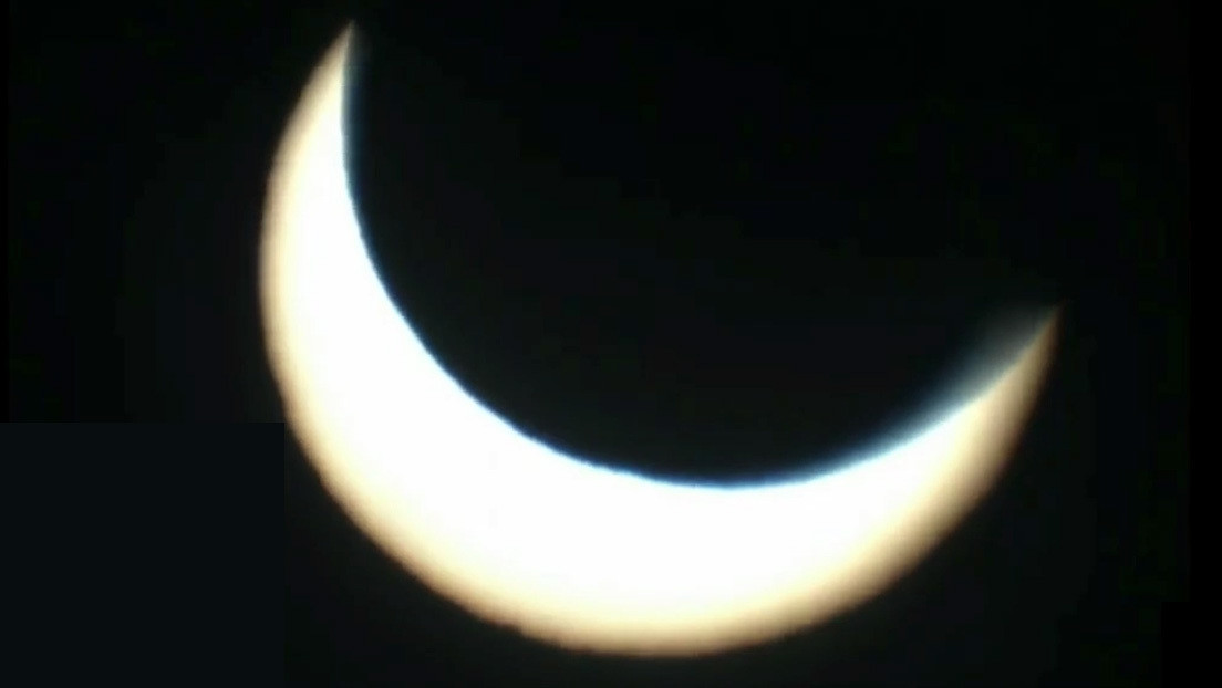 (Video): El último eclipse solar de la década deslumbra con su peligroso 'anillo de fuego'