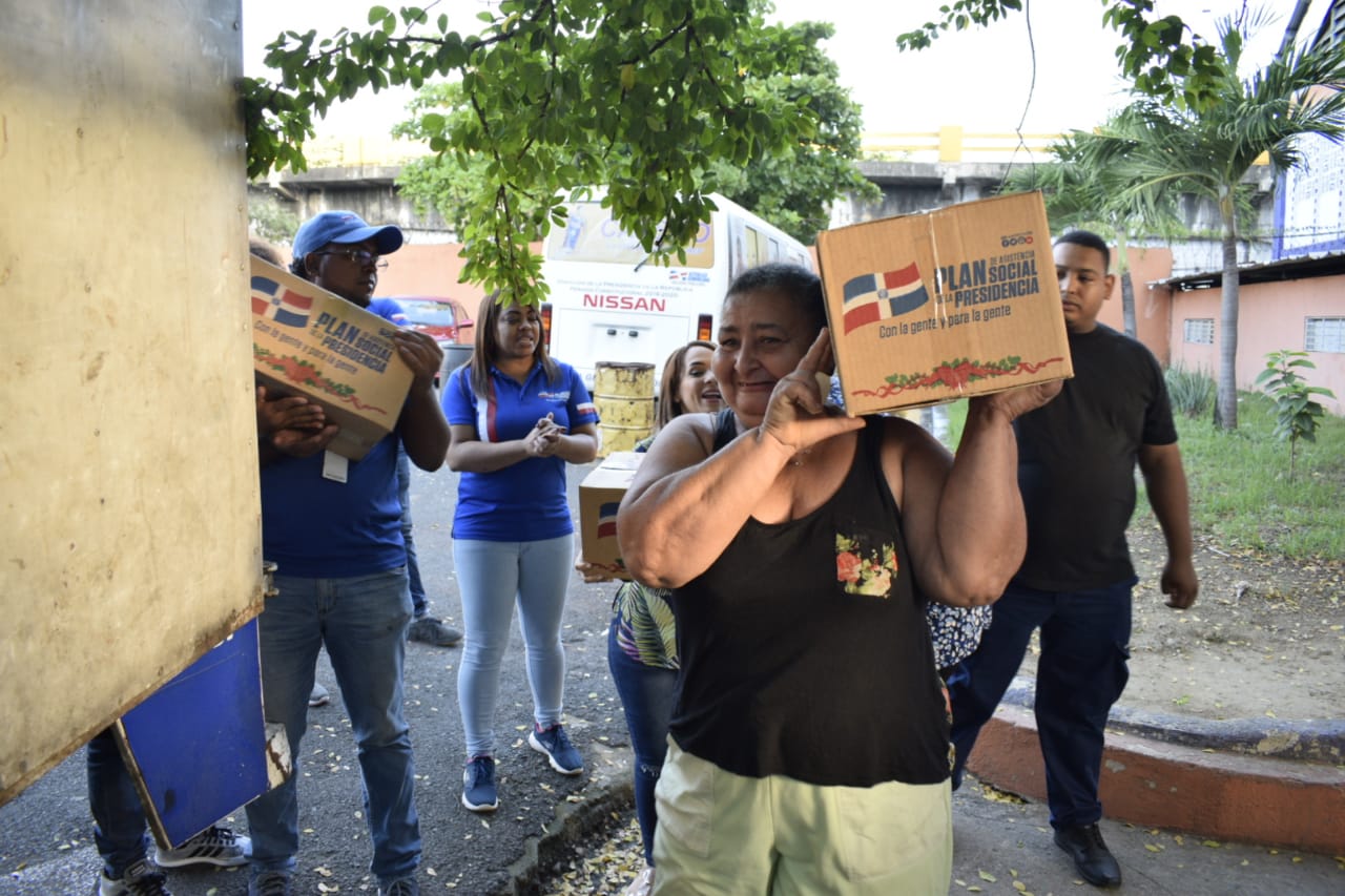 Plan Social realiza amplio operativo en Gran Santo Domingo