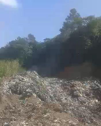 (Video): Incendio en vertedero de Jarabacoa amenaza con desastre ecológico, según Academias de Ciencias
