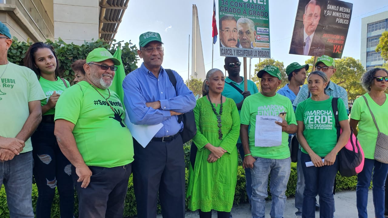 (Video): Marcha Verde deposita denuncia contra Gonzalo Castillo ante PEPCA