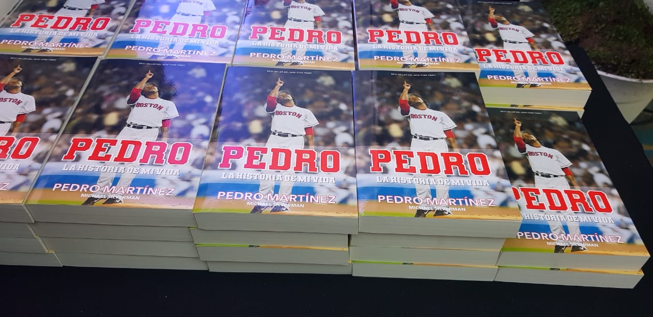 Pedro Martínez presenta su libro autobiográfico en República Dominicana