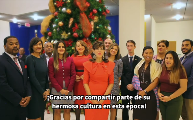 (Video): Embajadora de EE.UU. desea una feliz Navidad a los dominicanos