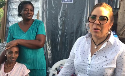 (Videos): Plan Social acuden en ayuda de joven madre con cáncer en Boca Chica