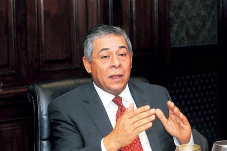 Roberto Salcedo entrega propuesta de seguridad al gobierno