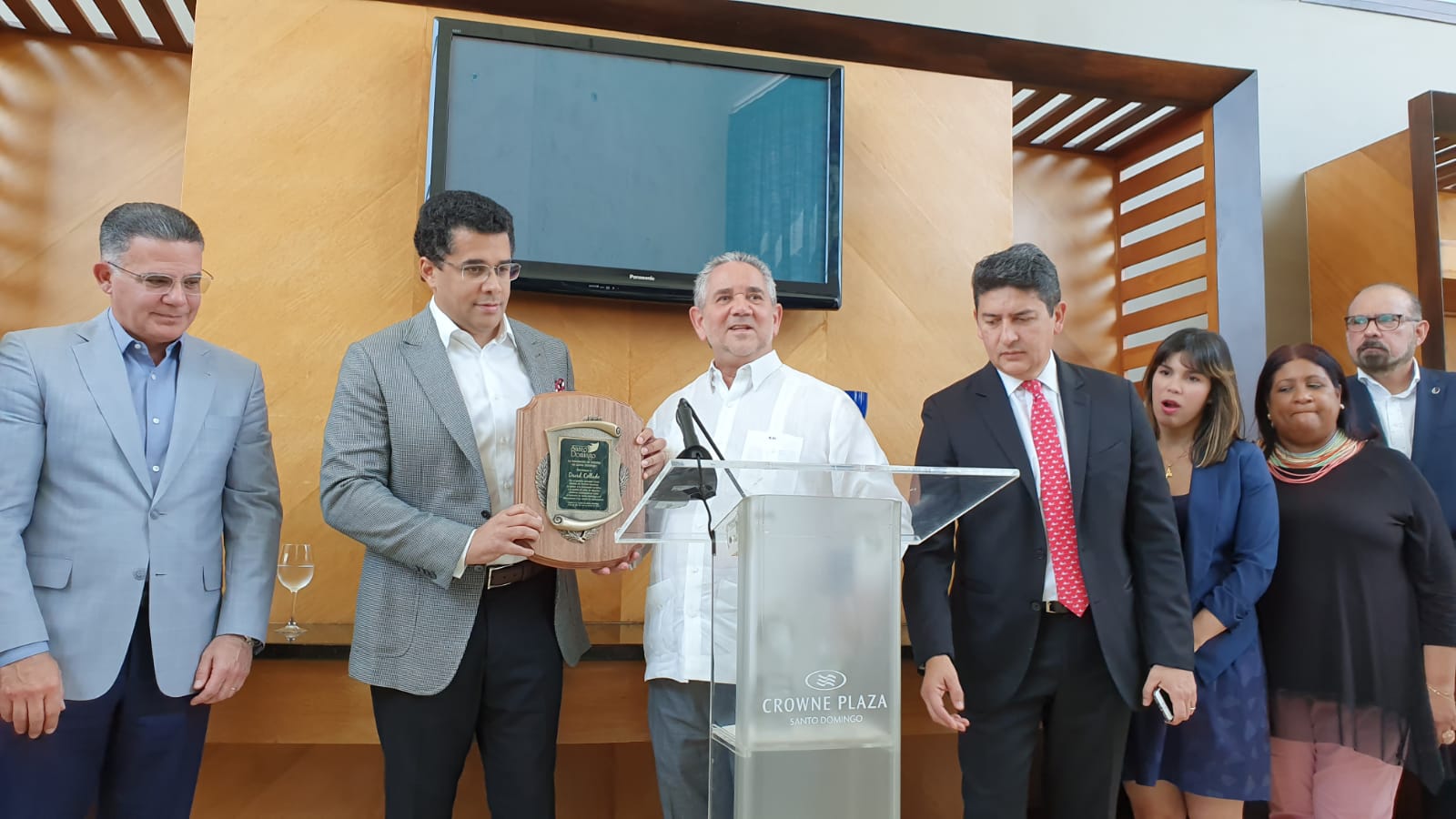 La Asociación de Hoteles de Santo Domingo reconoce al alcalde David Collado