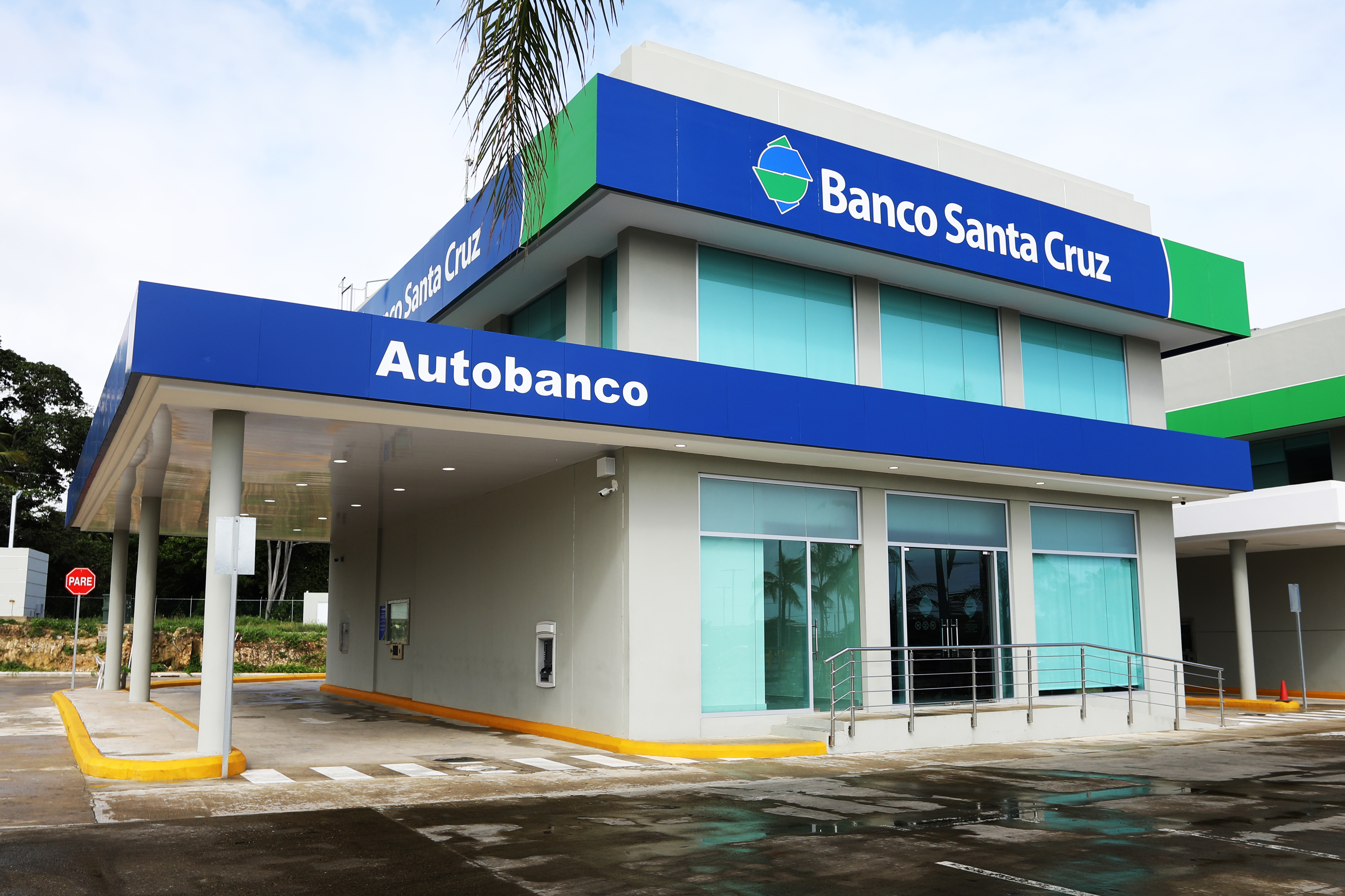 Banco Santa Cruz abre al público un nuevo centro de negocios en Puerto Plata