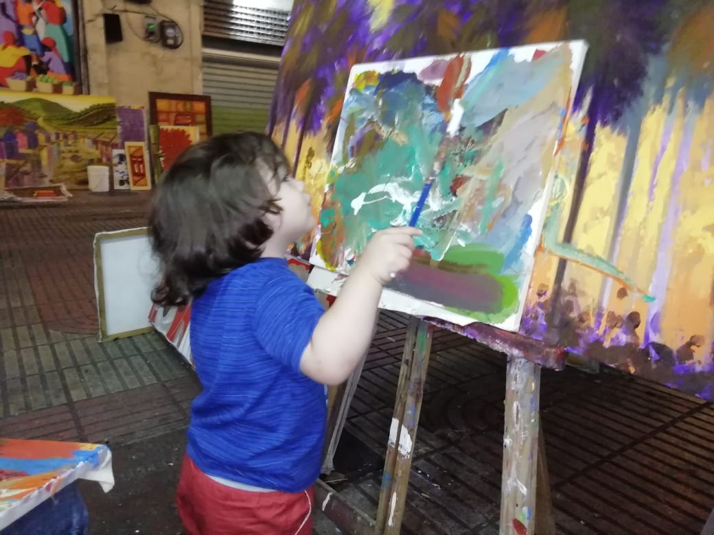 Inocencia Pictórica:  en trazos y colores la expresión  sobre el universo del pintor más joven del país