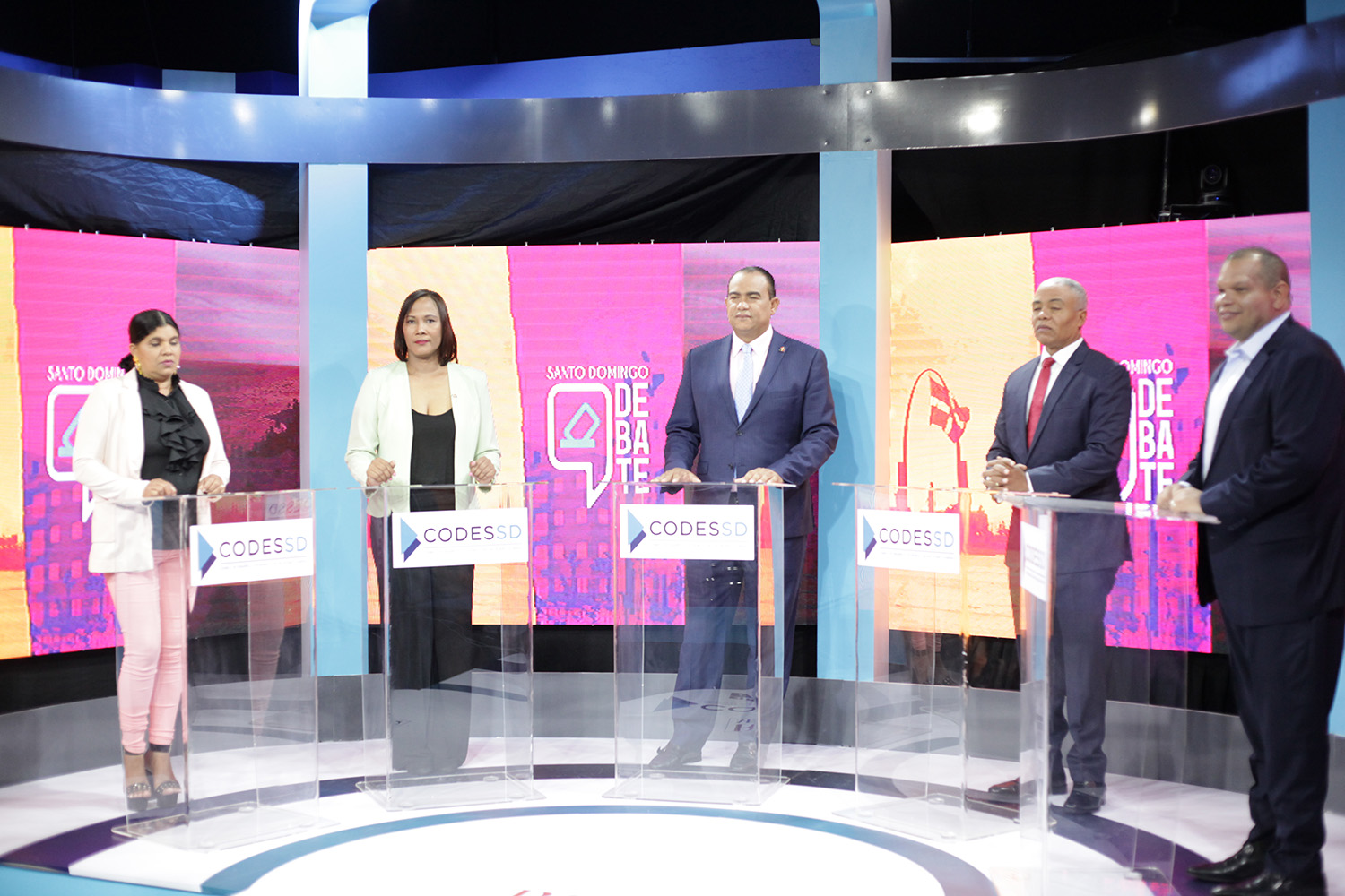 Santo Domingo Debate inició este lunes con cinco aspirantes a la Alcaldía de SDN