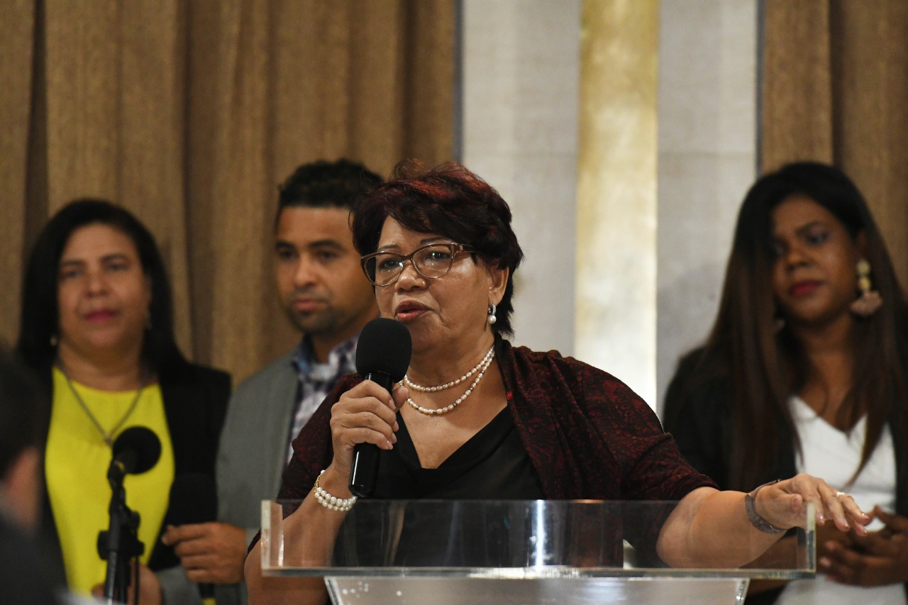 Pastora Cristina Gregorio llama al pastorado de RD a unirse ante deterioro de la Familia