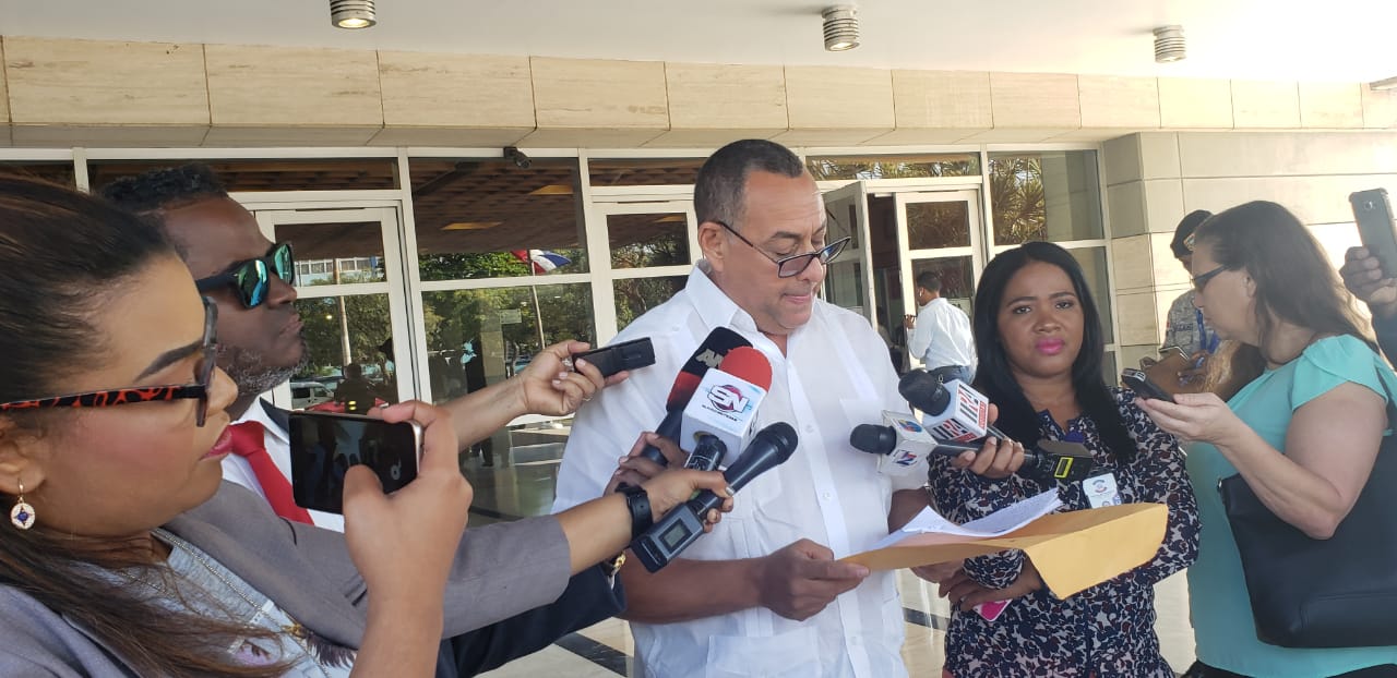 Empresario de Jarabacoa denuncia “mafia en la Jurisdicción Inmobiliaria en La Vega trata de despojarlo de sus propiedades”