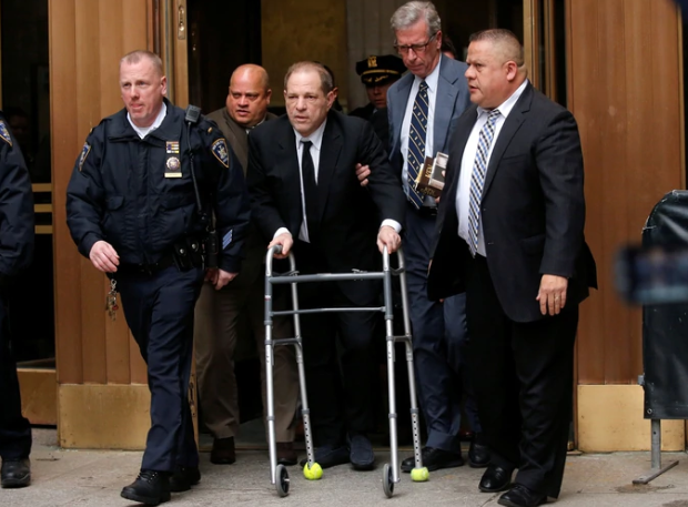 Harvey Weinstein fue acusado de violación en Los Ángeles al comenzar su juicio en Nueva York