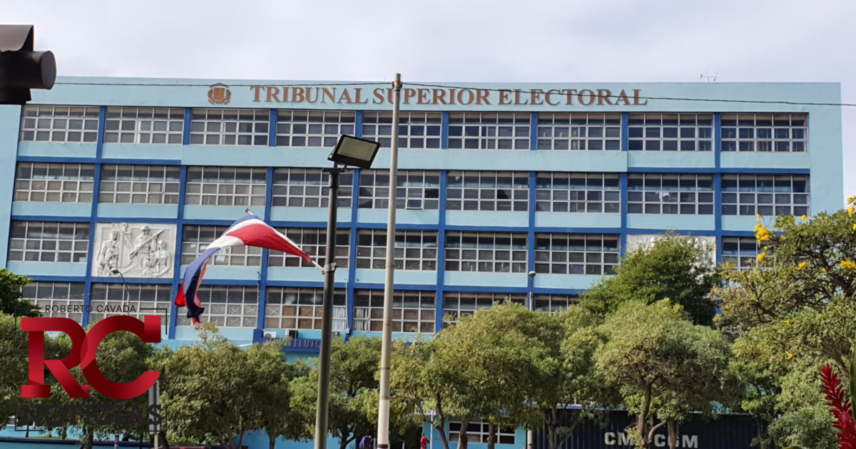 TSE ordena revisar el cuadre de 69 actas en colegios electorales de varias Juntas