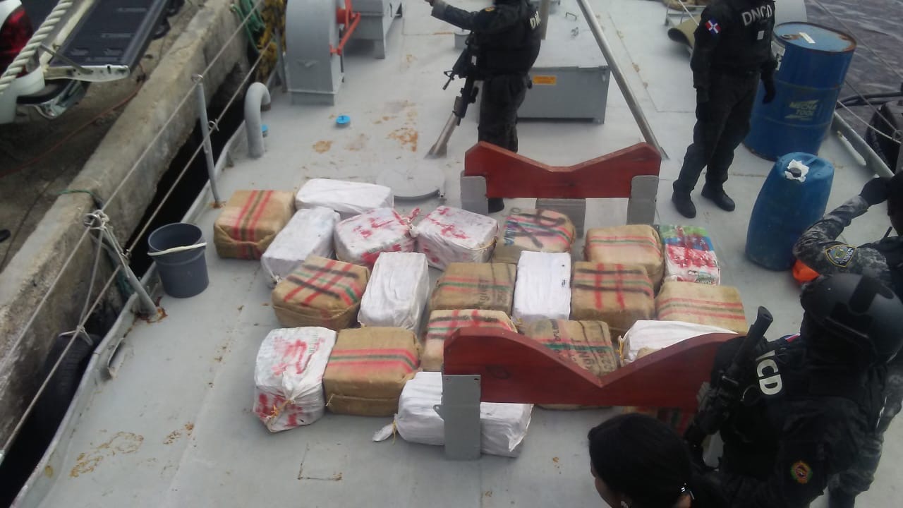 Confiscan 21 sacos de sustancias ilícitas en el Puerto San Pedro de Macorís