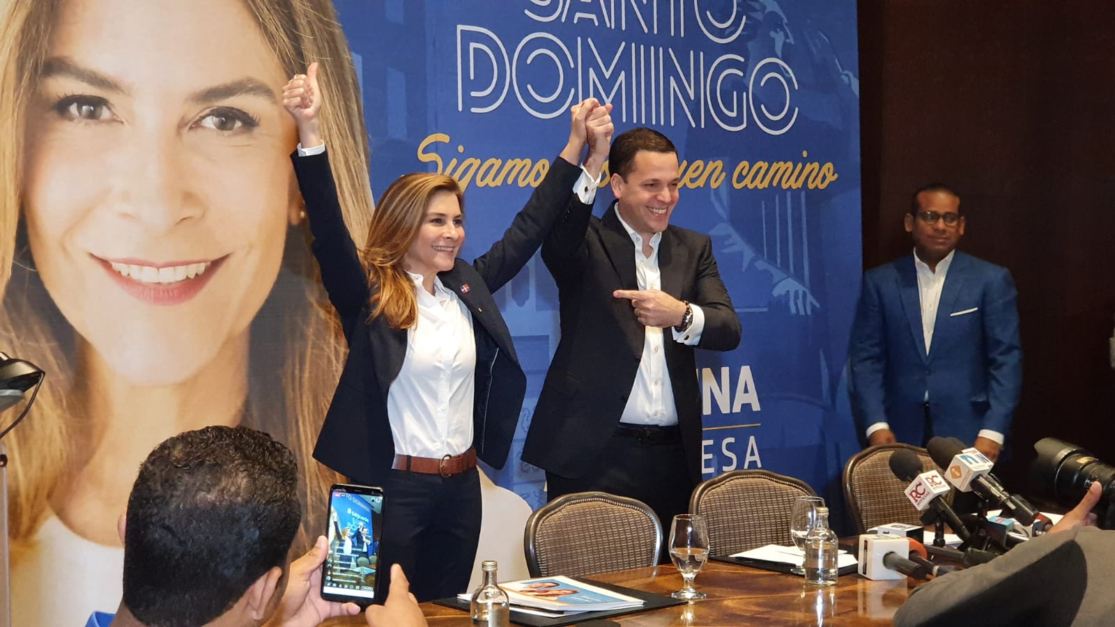 (Video): Hugo Beras y Carolina Mejía oficializan alianza
