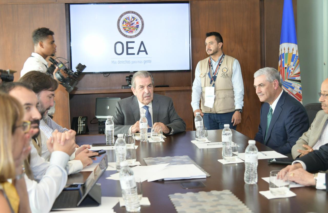 Gonzalo se reúne con Misión de la OEA