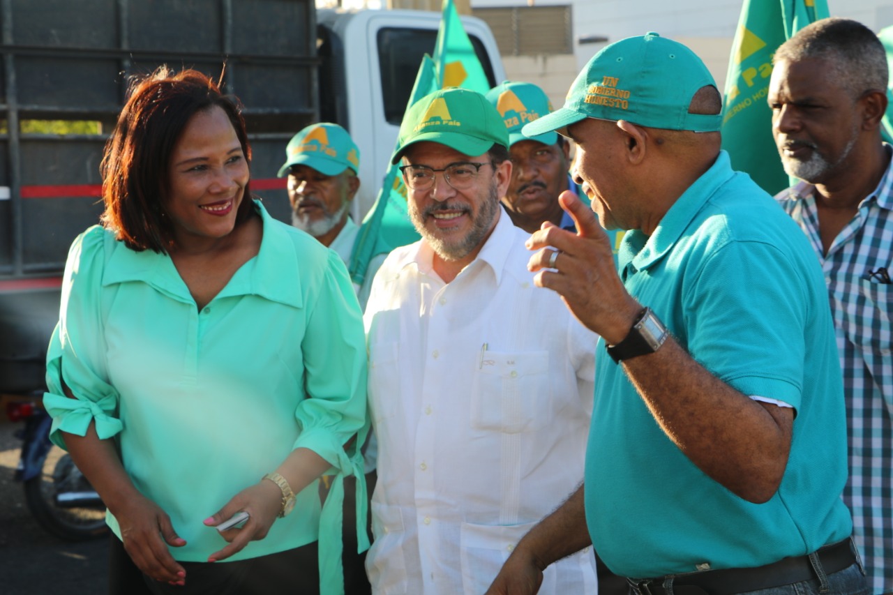 Guillermo Moreno acompaña a candidatos municipales de SDN en bandereo