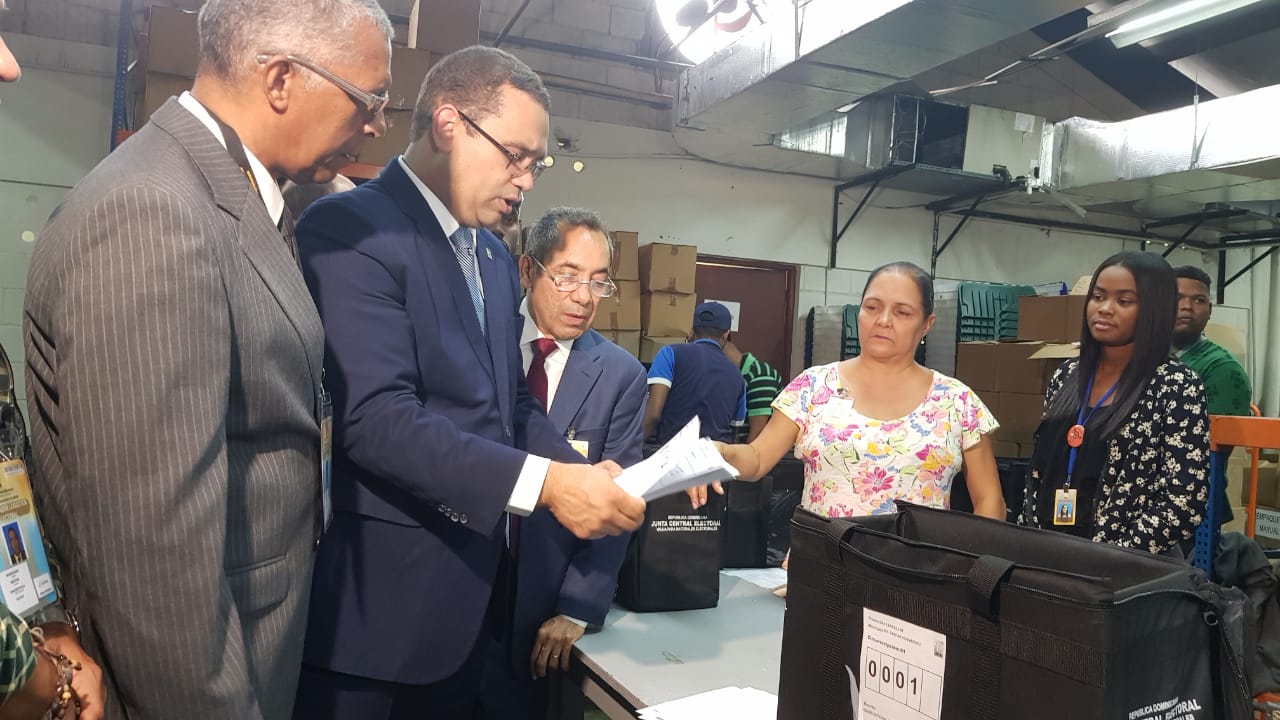 (Video): JCE inicia proceso de conformación de las valijas electorales