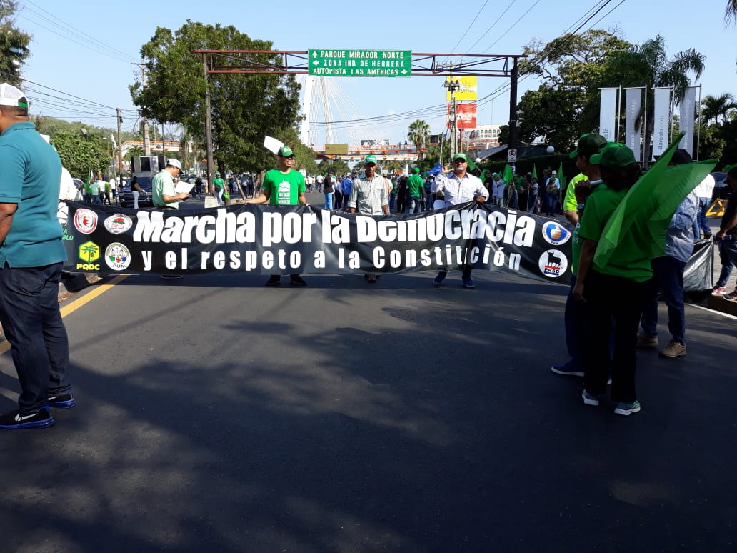 Video: Juntos pero no revueltos: PRM y FP marchan por su lado en contra del boicot electoral