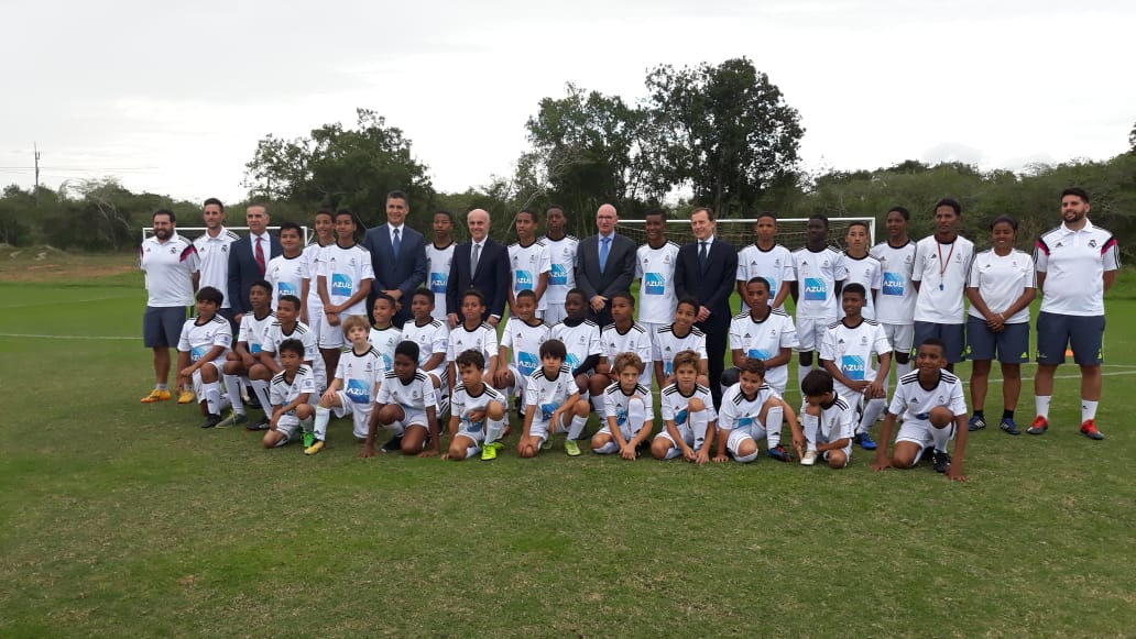 La leyenda del fútbol Emilio Butragueño inaugura la nueva sede de la escuela de fútbol de la Fundación Real Madrid en República Dominicana