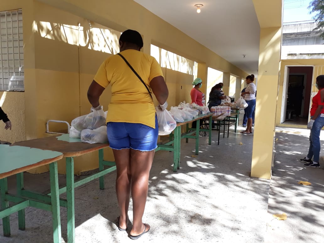 Video | Padres de estudiantes retiran alimentos de las escuelas por segundo lunes consecutivo