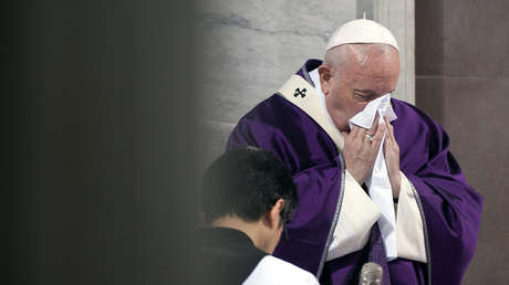 El papa Francisco cancela retiro espiritual debido a un "resfriado"
