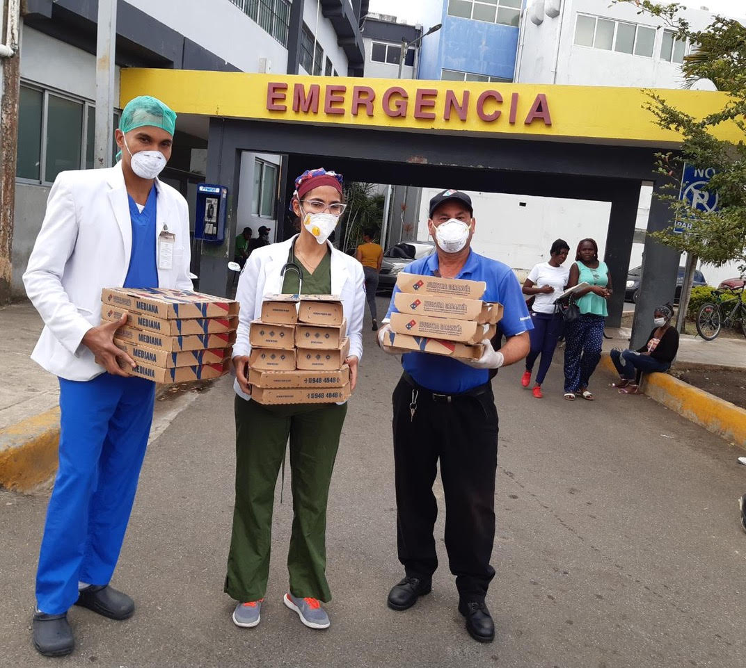 Domino´s dona alimento a más de 1,700 héroes anónimos del COVID-19 en RD
