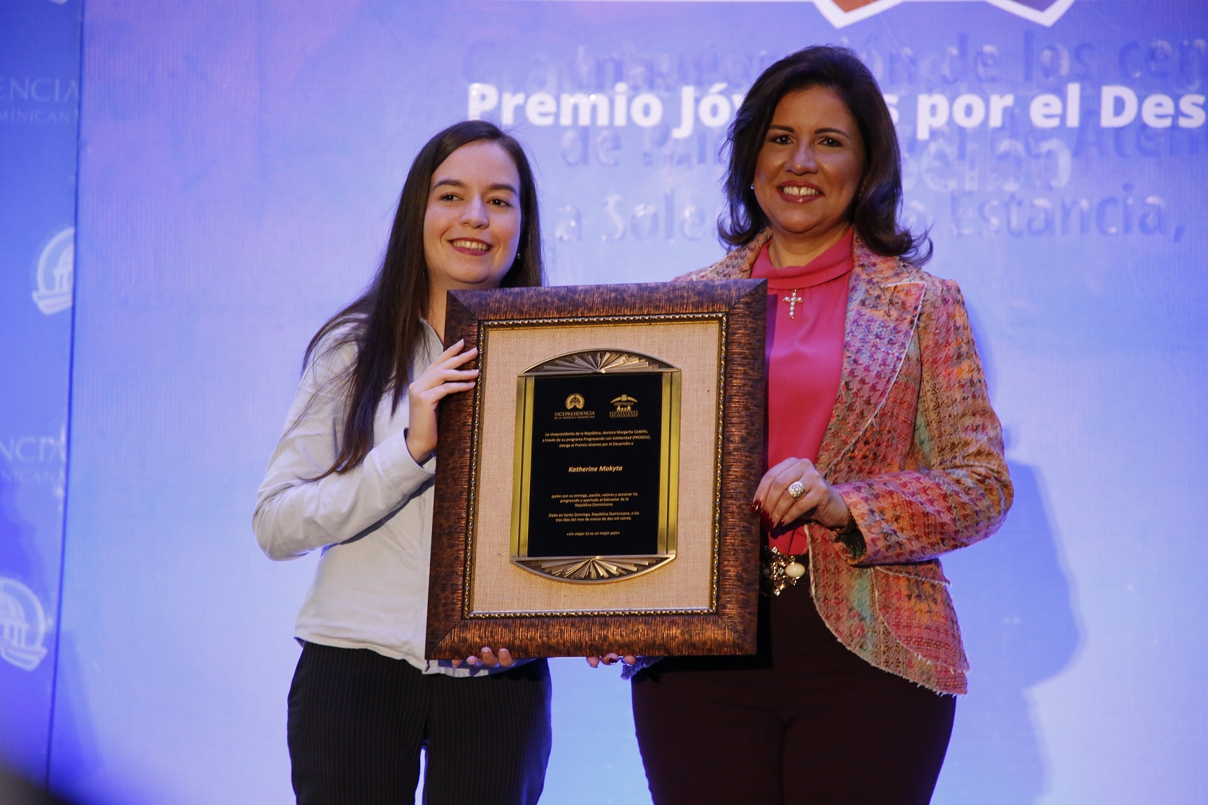 Margarita Cedeño manifiesta orgullo de la juventud por su exigencia de democracia