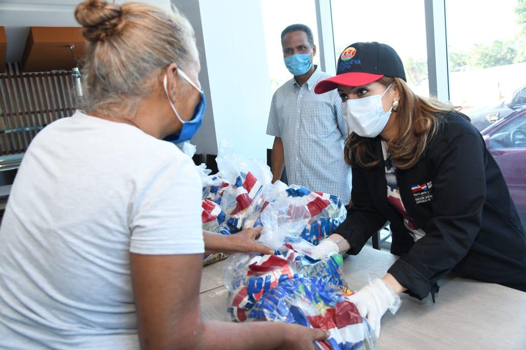 Digepep entrega raciones alimenticias a familias vulnerables del Gran Santo Domingo ante coronavirus