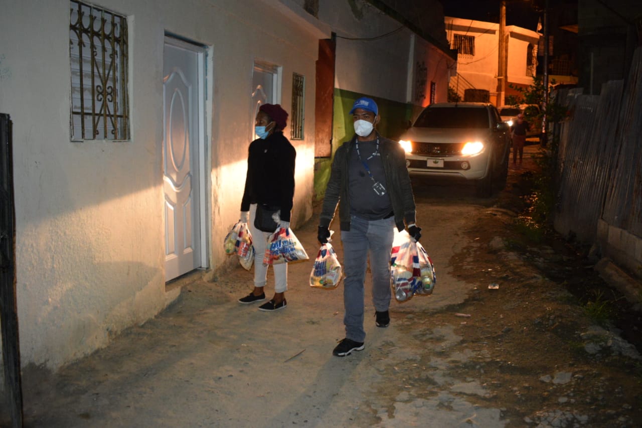 Plan Social impacta familias en Santo Domingo Oeste tras emergencia por COVID-19