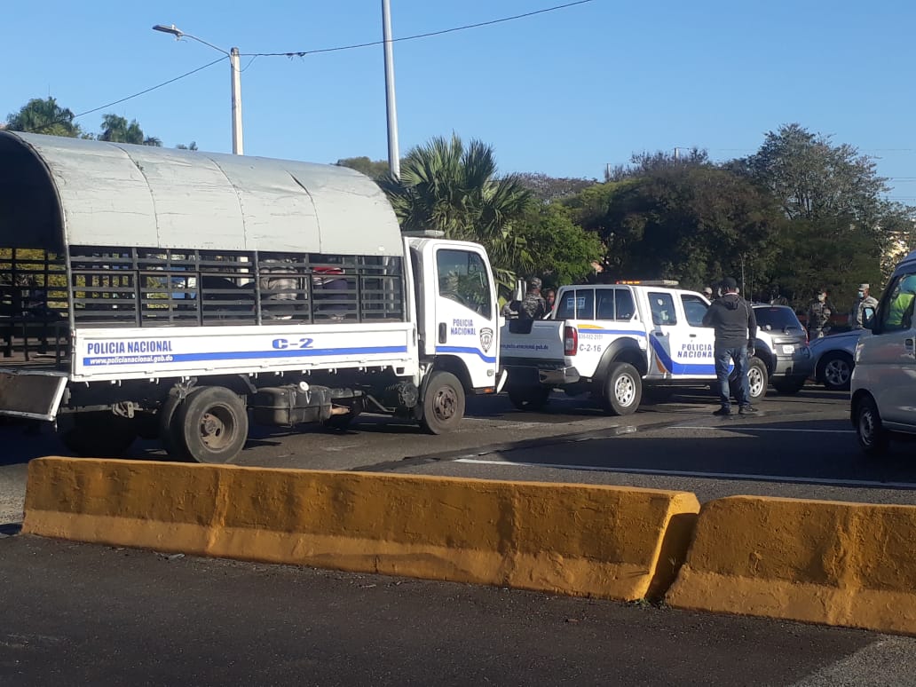 Ministro de Defensa aclara no hay cierre de puentes, sino retenes