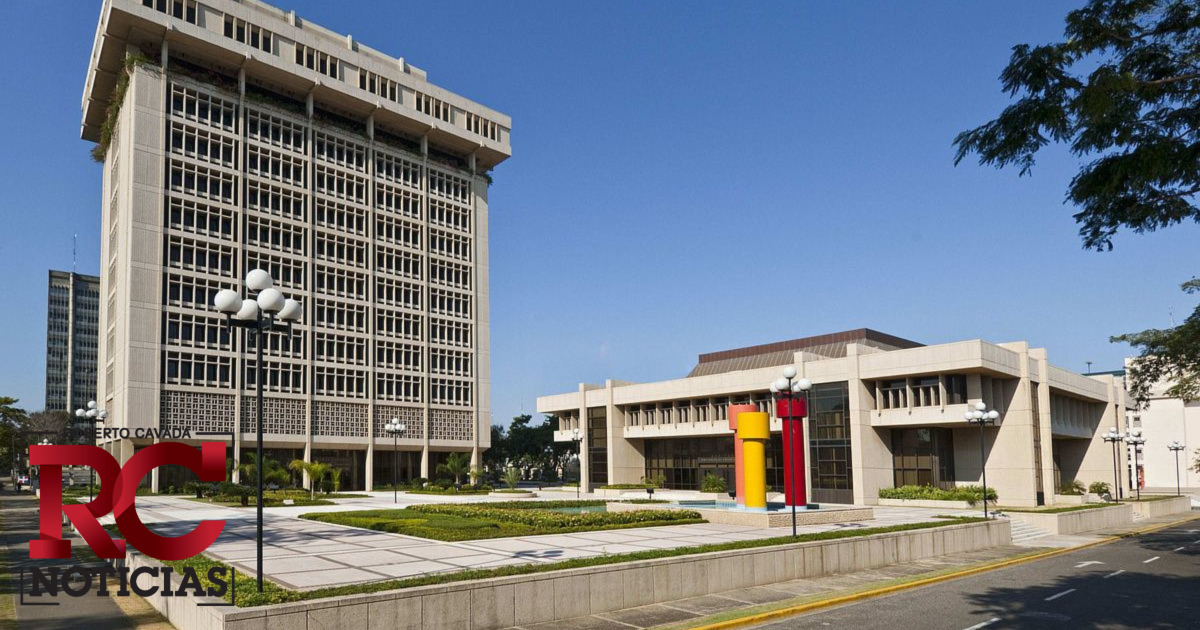 Banco Central realiza donaciones al Centro de Operaciones de Emergencia y al Hospital General Plaza de la Salud