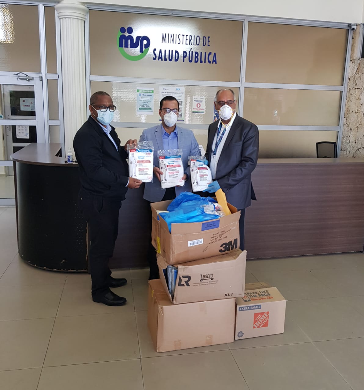 APS ARS dona materiales para personal médico ante emergencia sanitaria por coronavirus