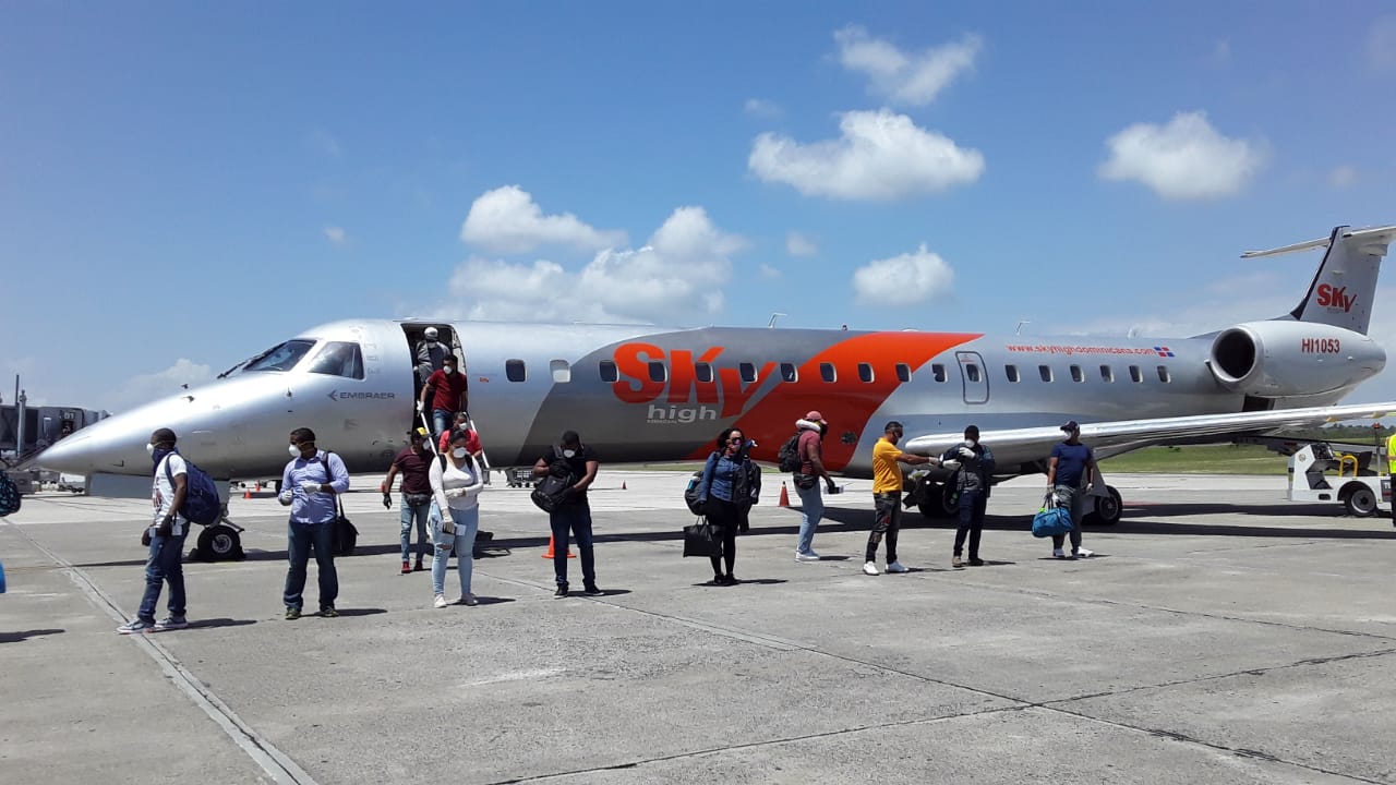 Canciller Miguel Vargas informa regreso de 94 dominicanos desde Jamaica