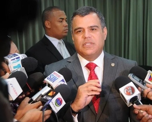 Tommy Galán pide intervenir y reforzar San Cristóbal ante coronavirus